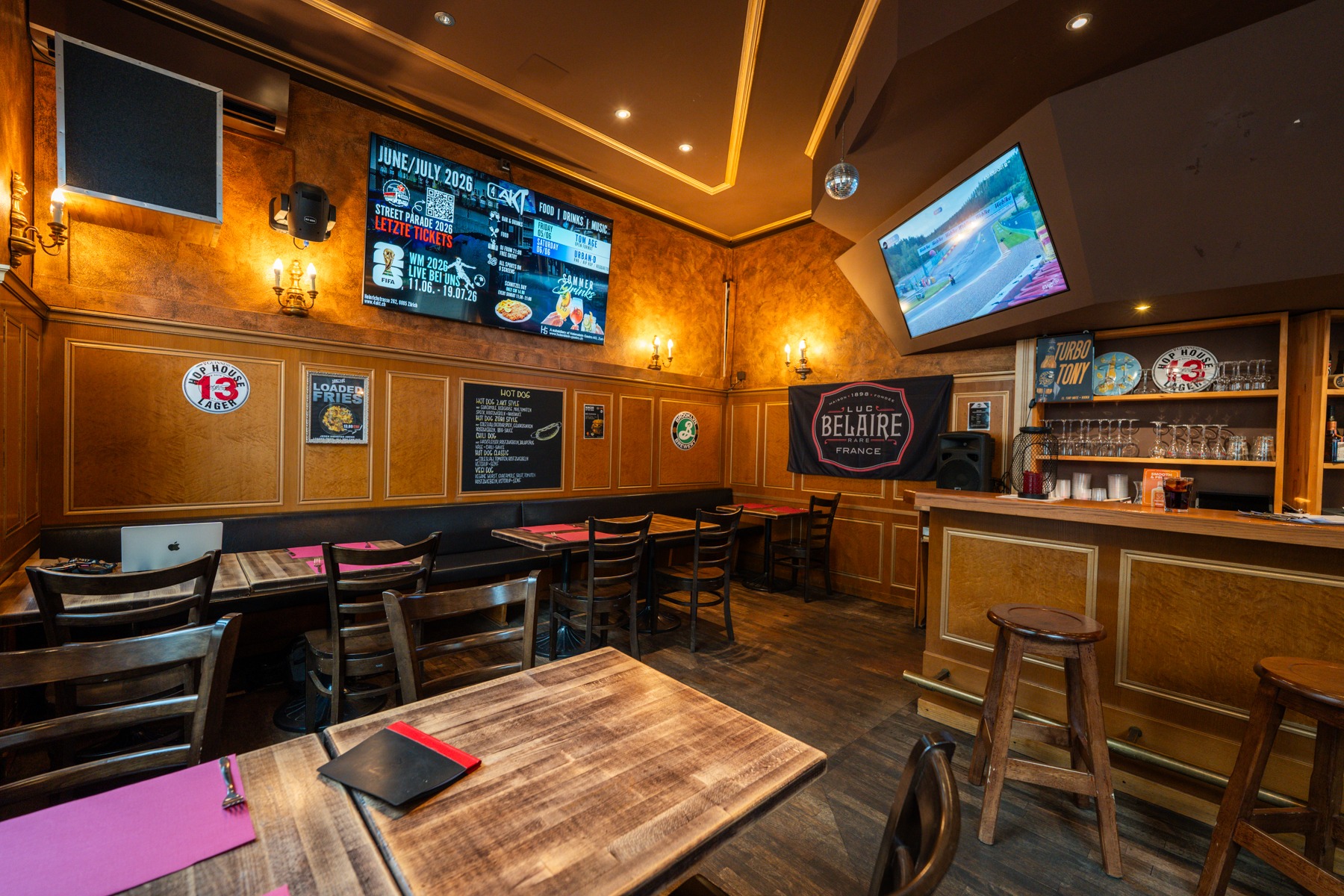 2. Akt Sports Bar – Bar-Fotos